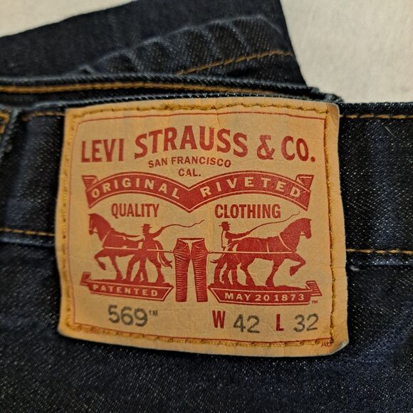Levi's 569 Jeans Mens  42 X 32 (42 X 30) Loose Straight Fit Dark Wash - Picture 3 of 9